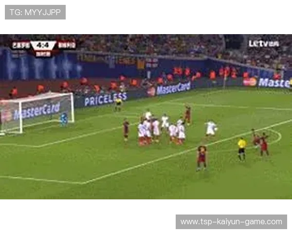 任意球弧线穿过人墙直挂上角,成就足球场上的热门剪辑 任意球弧线穿过人墙直挂上角,成就足球场上的热门剪辑